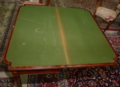 Lot 525 - A George III inlaid mahogany gateleg card table