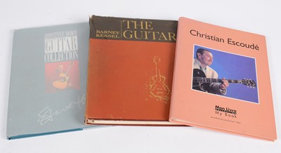 Lot 323 - 15 Guitar reference books