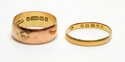 Lot 151 - Three antique gold rings.