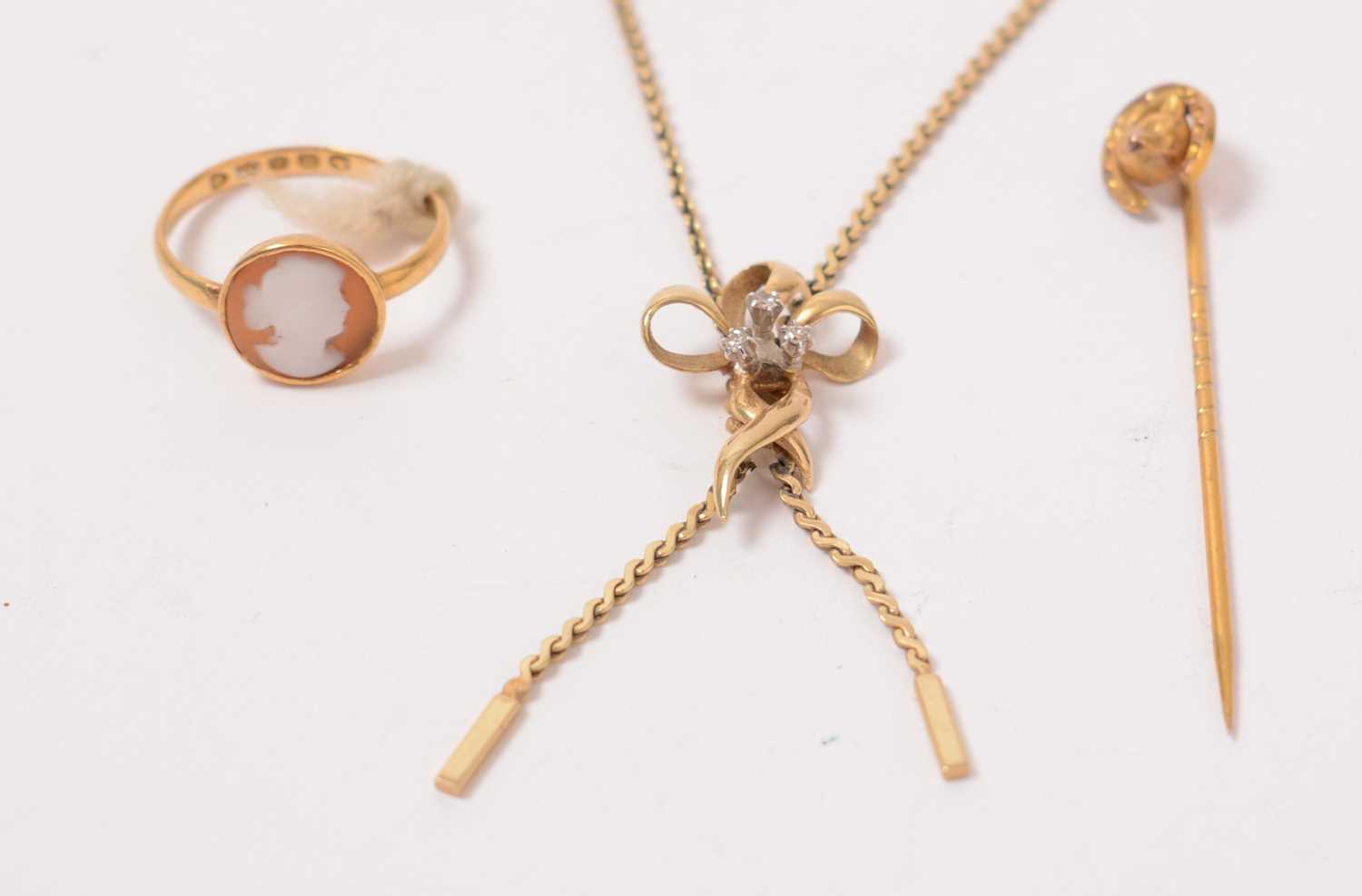 Lot 214 - Gold and yellow metal jewellery, including a vintage 9ct gold and diamond necklace.