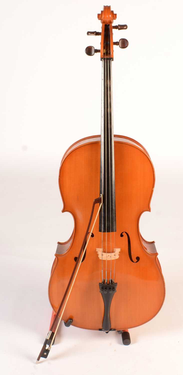 Lot 360 - Romanian Cello, Reghin, Musikinstrumentfabrik