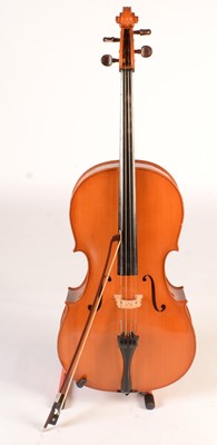 Lot 886 - Romanian Cello, Reghin, Musikinstrumentfabrik
