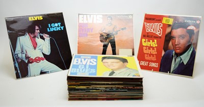 Lot 455 - Elvis LPs