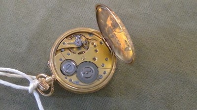 Lot 212 - An Edwardian 18ct gold cased fob watch.