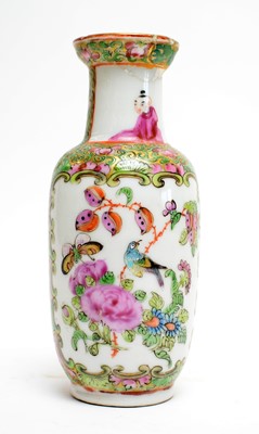 Lot 305 - 19th Century Chinese Famille rose charger