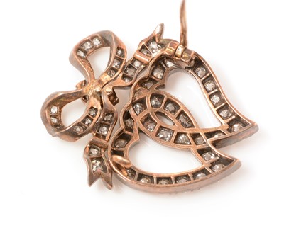 Lot 129 - A Victorian diamond heart pattern brooch