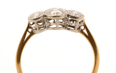 Lot 136 - A three stone diamond ring