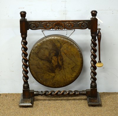Lot 87 - An early 20th Century metal gong.