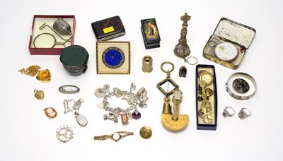 Lot 225 - A 19th-Century brass sovereign balance and other items