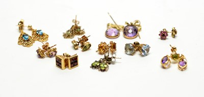 Lot 323 - A collection of gem set earrings