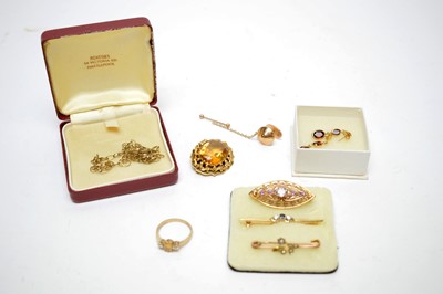 Lot 327 - A selection of jewellery