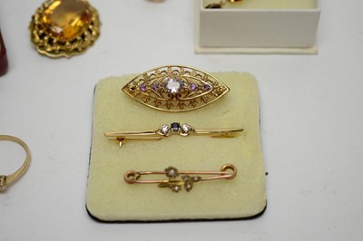 Lot 327 - A selection of jewellery