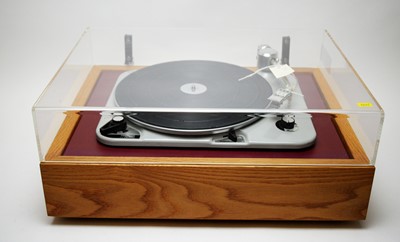 Lot 900 - A Thorens TD 135 turntable.