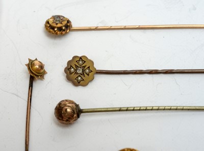 Lot 200 - 19th and early 20th century yellow-metal jewellery.