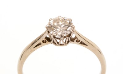 Lot 102 - A single stone diamond ring