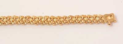 Lot 123 - A diamond bracelet