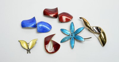 Lot 141 - A collection of Danish enamelled silver brooches.
