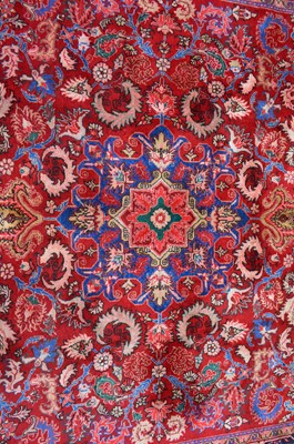 Lot 98 - A Heriz carpet