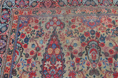 Lot 118 - A Mashad rug