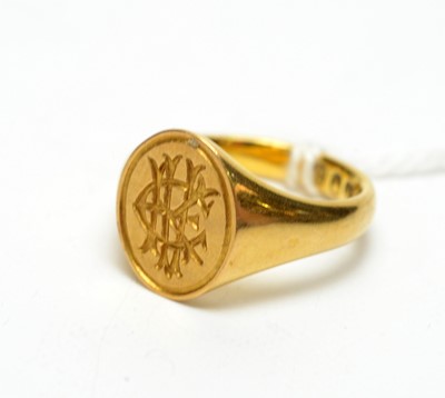 Lot 177 - A Victorian 18ct gold signet ring.