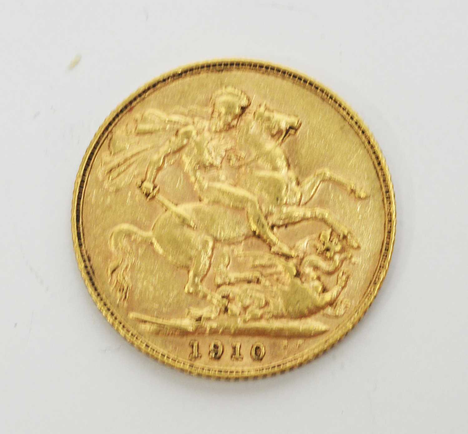 Lot 179 - A George V gold sovereign