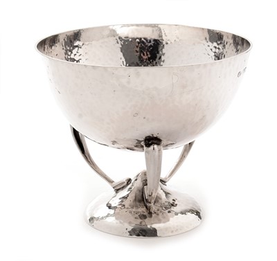 Lot 202 - An Edwardian Arts and Crafts pedestal bowl
