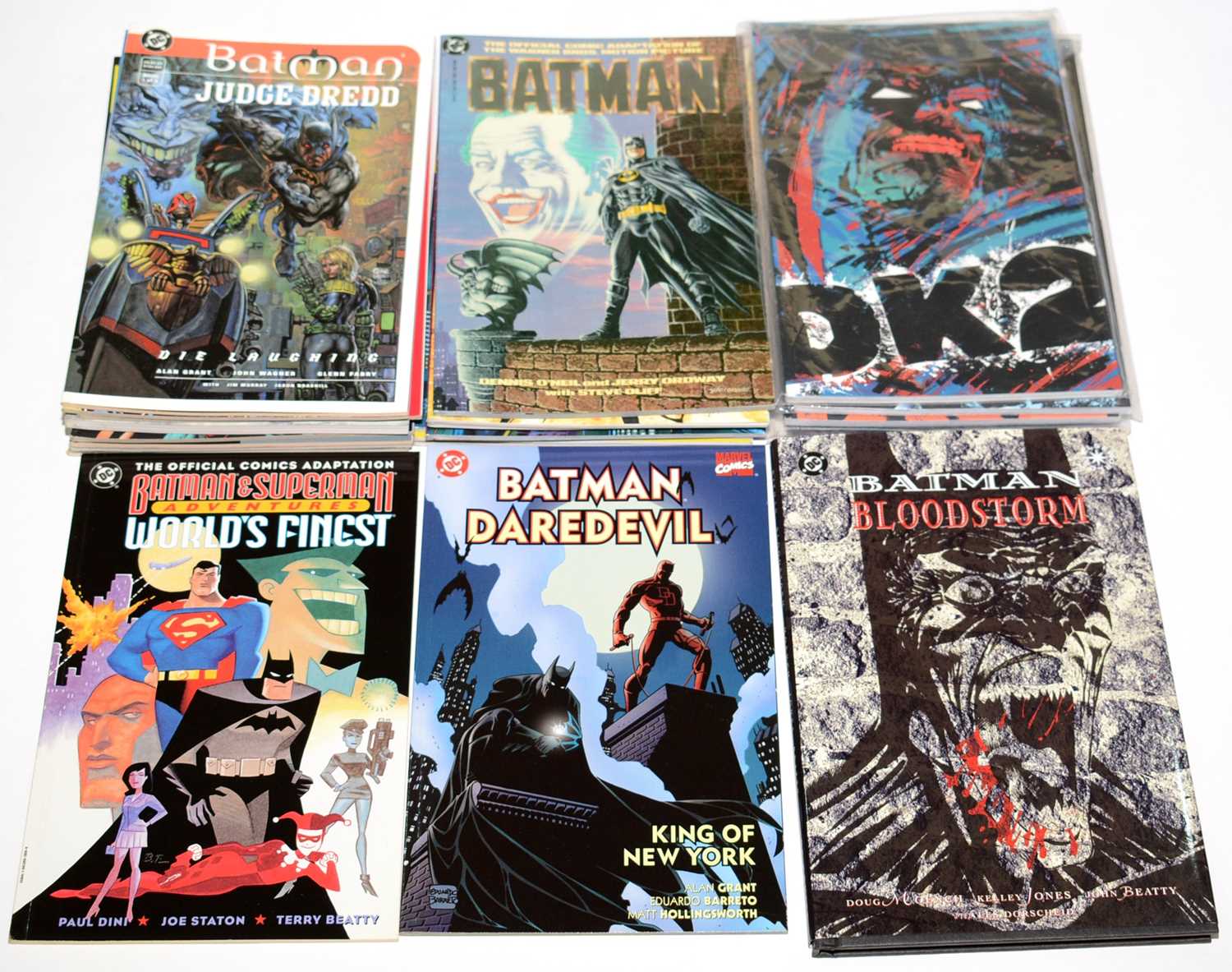 Lot 44 - DC Graphic Novels