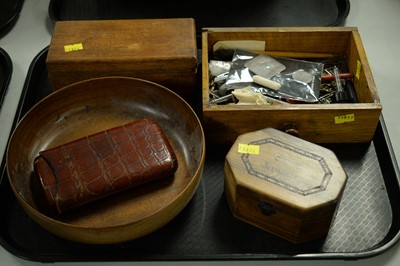 Lot 323 - Victorian walnut box, crocodile cigar case and other items