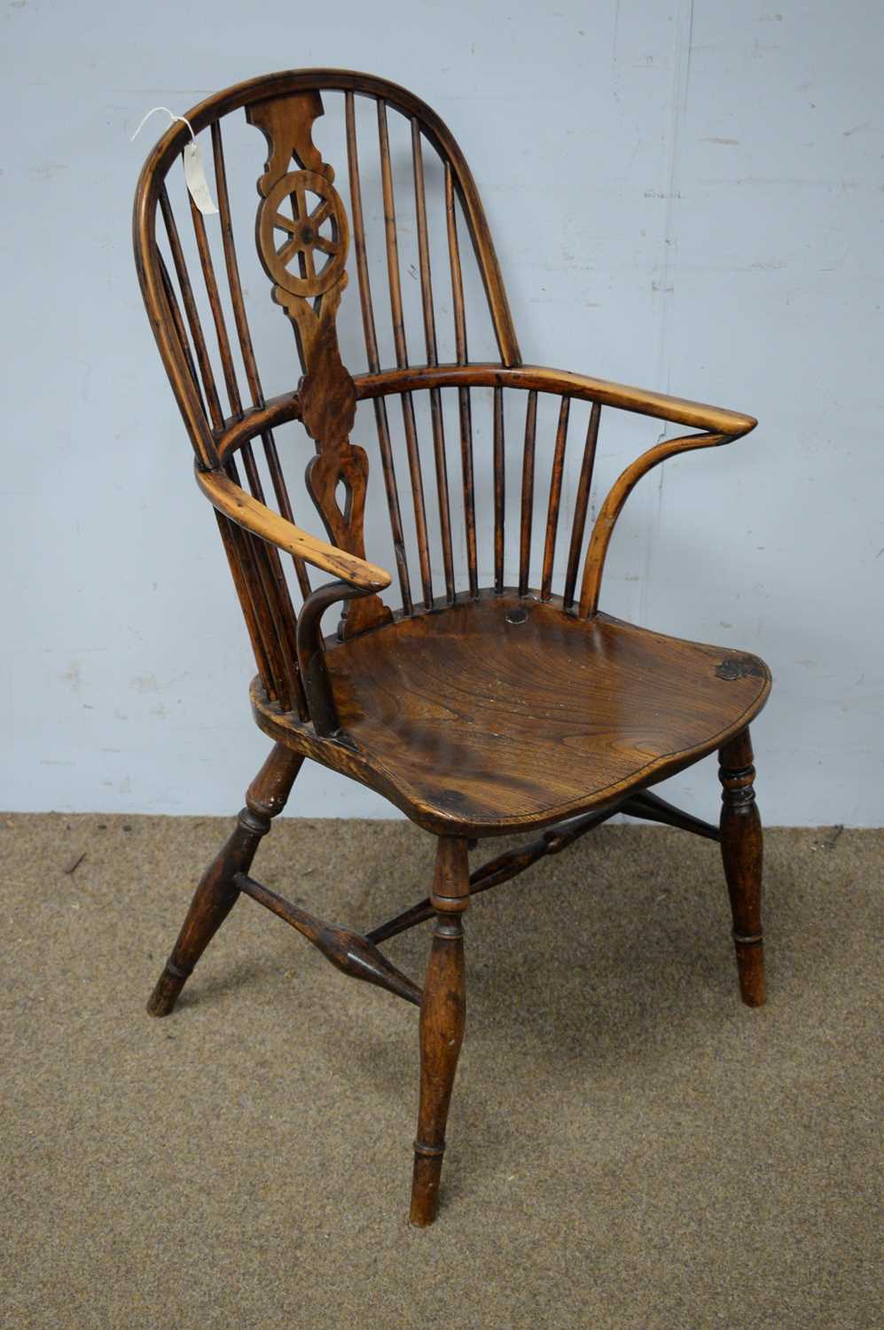 Lot 50 - 20th Century ash and elm Windsor chair