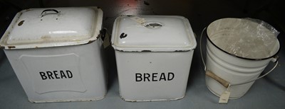 Lot 498 - Two vintage bread baskets and other kitchen items