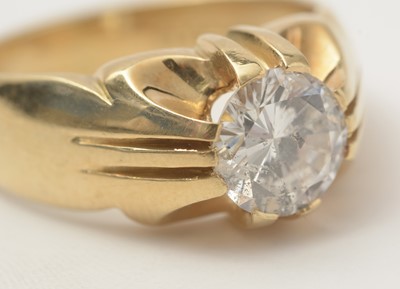 Lot 144 - A gentleman's single stone diamond ring