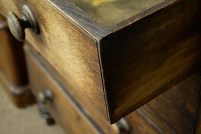 Lot 8 - A 19th Century oak chest of drawers