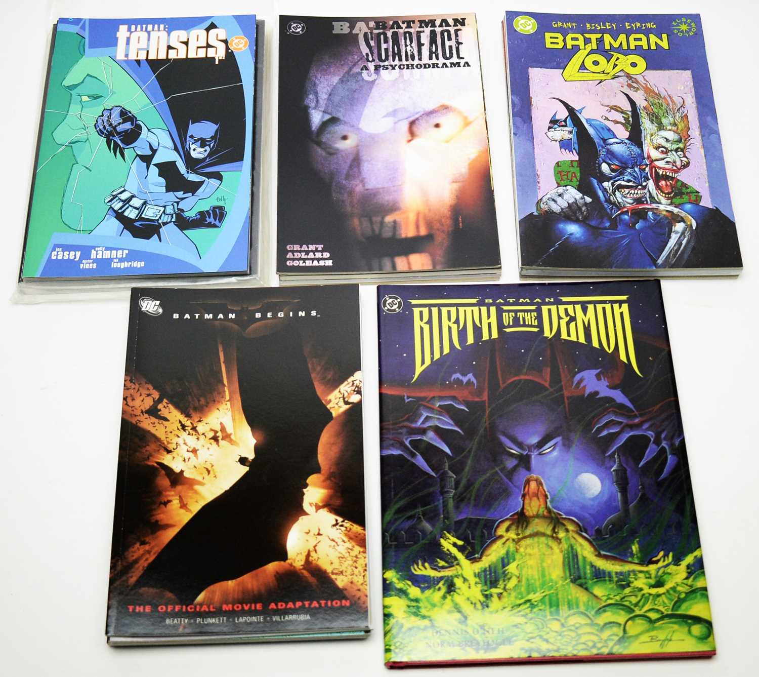 Lot 513 - DC Graphic Novels