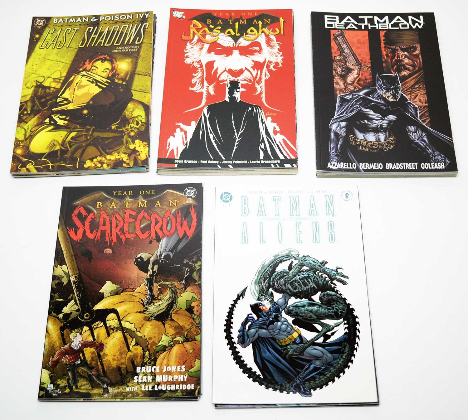 Lot 515 - DC Graphic Novels