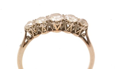 Lot 91 - A five stone diamond ring