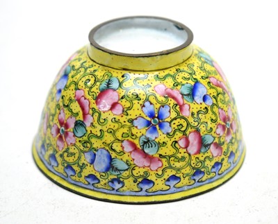 Lot 316 - A Chinese enamel teabowl 19th century