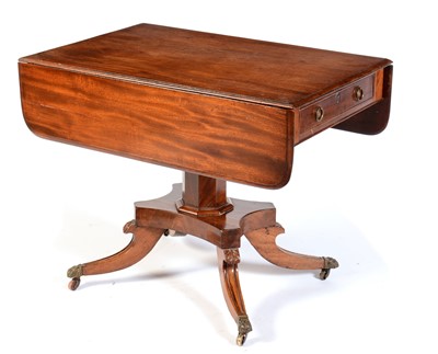 Lot 546 - An early 19th Century mahogany pembroke breakfast table