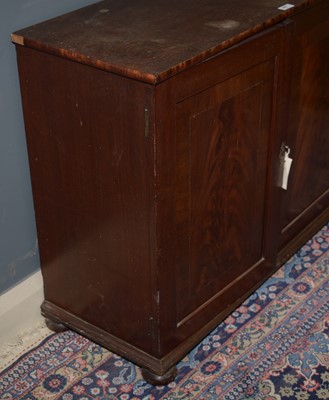Lot 521 - A 19th Century mahogany specimen/coin cabinet