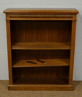 Lot 14 - A 20th Century oak open bookcase