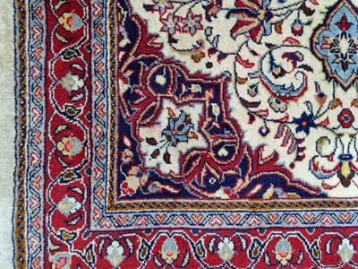 Lot 465 - A Sarough rug