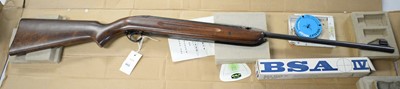 Lot 402 - A B.S.A Airsporter air rifle with accessories