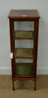 Lot 51 - An Edwardian mahogany and satinwood banded four-glass centre display cabinet