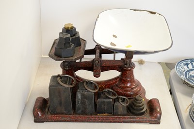 Lot 292 - Set of Avery kitchen scales and other items