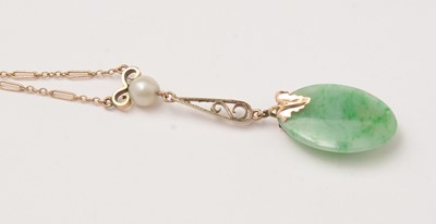Lot 154 - A 1930s jade and pearl lariat necklace.