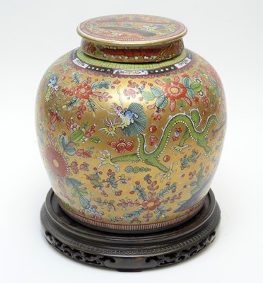 Lot 421 - Chinese clobbered jar and cover