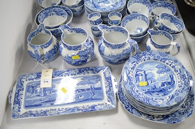 Lot 319 - A selection of Copeland Spode's 'Italian' pattern tea and dinner ware