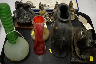 Lot 323 - Mixed selection of collectables.