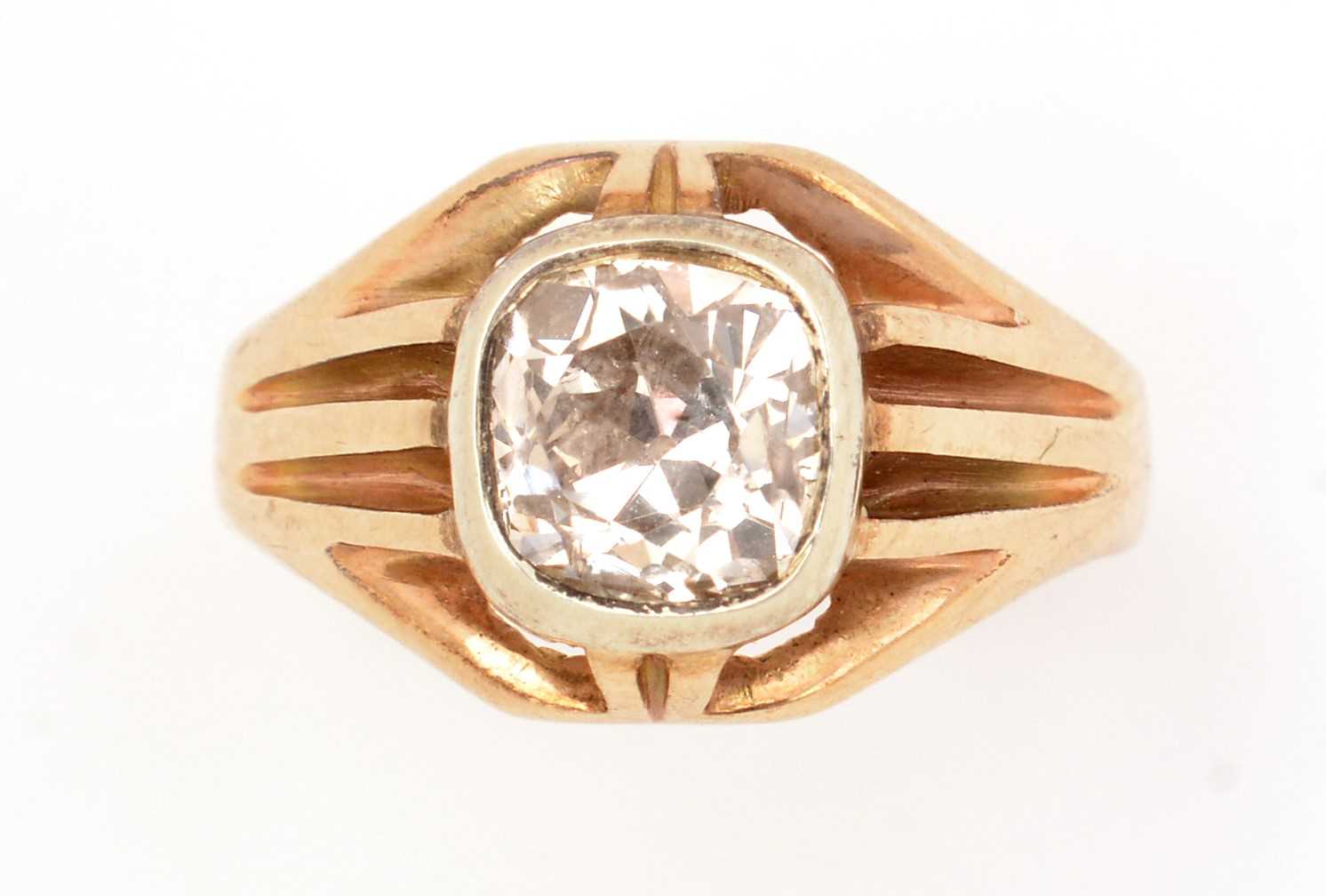 Lot 91 - A solitaire diamond ring