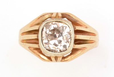 Lot 91 - A solitaire diamond ring