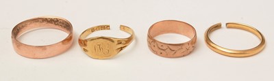 Lot 83 - Antique and other gold rings.